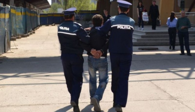 CU POLIȚIA PE URME LA NUMAI 11 ANI! A venit la Constanța să bage panica în chelnerițele din Mamaia - hoidemicitreiminoricercetaidupac-1499067660.jpg
