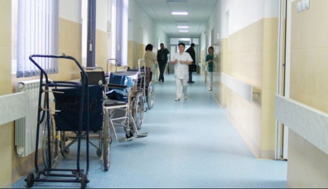 VIDEO INCREDIBIL / ȘOARECE MORT, GĂSIT ÎN URGENȚA SPITALULUI, LÂNGĂ PATUL PACIENȚILOR. Cum se scuză conducerea unității - holspital75977300-1483625792.jpg