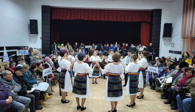 Unirea Principatelor Române, sărbătorită de PUSL, în comuna Peștera - hora-pestera-1706114998.jpg