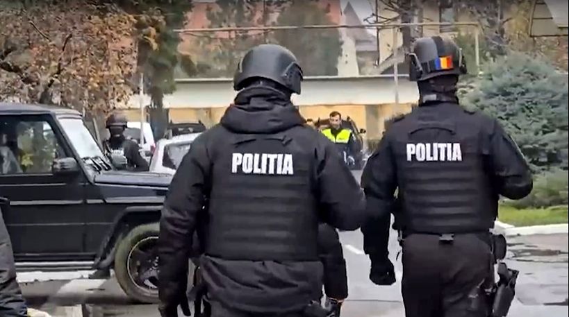 Horațiu Potra, din nou în fața anchetatorilor, pentru percheziții informatice - horatiu-potra-adus-la-politia-ca-1734343005.jpg