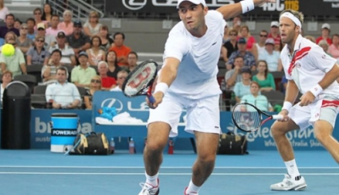 Horia Tecău, sfert-finalist în turneul de la Washington - horiatecaurobertlindstedt-1312355287.jpg