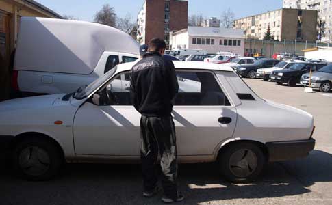 Percheziție domiciliară la un hoț din autoturisme - hot-1328787068.jpg