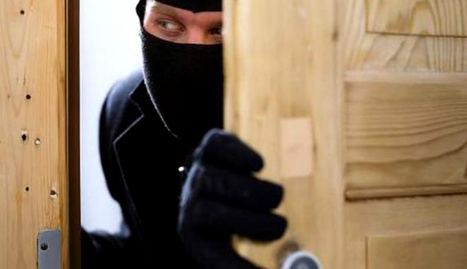 Arestat la o lună după ce a jefuit o locuință din Constanța - hot-1586542075.jpg