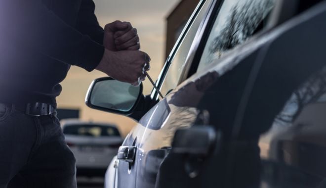 A furat de două ori aceeaşi maşină şi a spart de două ori acelaşi local - hot-1631288983.jpg