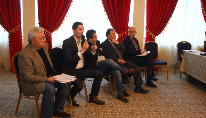 Hotelierii au sărit la gâtul patronilor de alimentare din Mamaia - hotelierii-1458917783.jpg