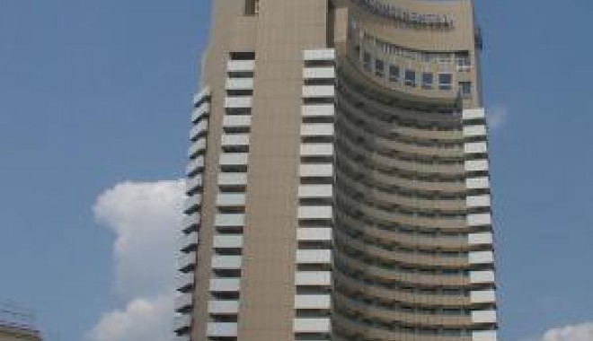Un tânăr a murit după ce s-a aruncat de la etajul 9 al hotelului Intercontinental din Capitală - hotelintercontinentalbucuresti12-1338643230.jpg
