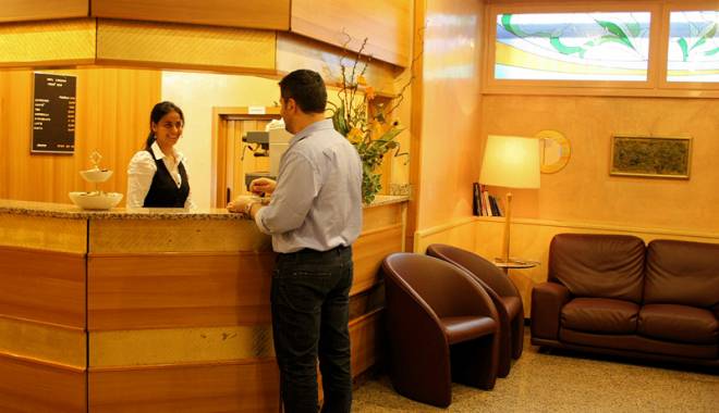 Mai bine de jumătate din hotelurile din România sunt de 3 stele - hoteluri-1445349165.jpg
