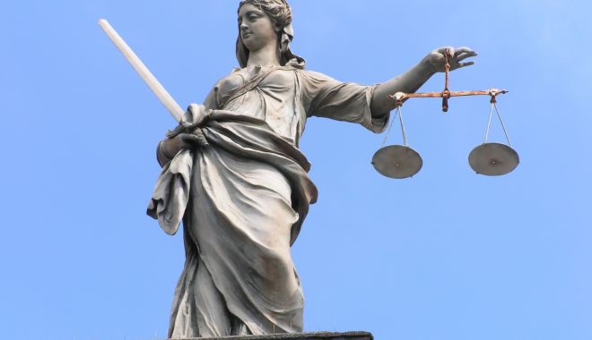 Hoții, soacrele, politicienii corupți și echipele de fotbal adverse intră sub protecția Codului Penal - hotiisoacrelepoliticieniicorupti-1613762288.jpg