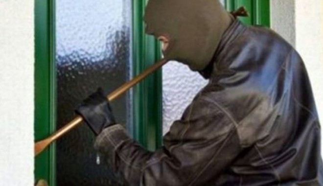 Hoții din locuințe care au terorizat sudul județului Constanța, băgați după gratii - hotilocuinteterorizat-1397581857.jpg