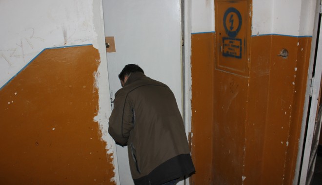 CONSTANȚA SUB ASEDIUL SPĂRGĂTORILOR / Spune-mi ce ușă ai, ca să-ți spun dacă te calcă hoții! - hotilocuinteusi1-1334085181.jpg