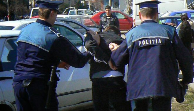 Tânăr reținut pentru tâlhărie. A smuls telefonul din mâna unei femei - hotprins-1644080281.jpg
