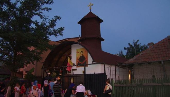 Hram la biserica 