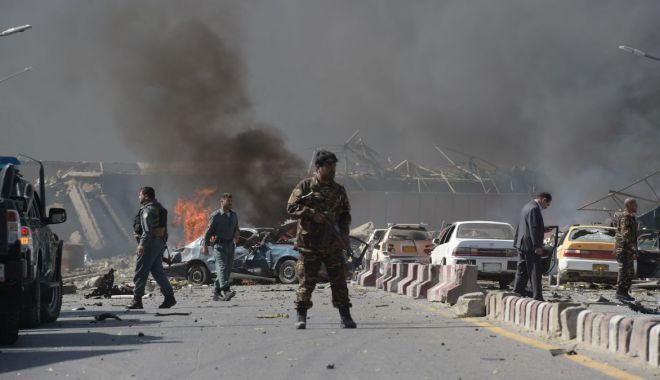 Zeci de morţi şi răniţi, după un atac terorist în faţa unei şcoli din Kabul - httpscdncnncomcnnnextdamassets17-1620491663.jpg