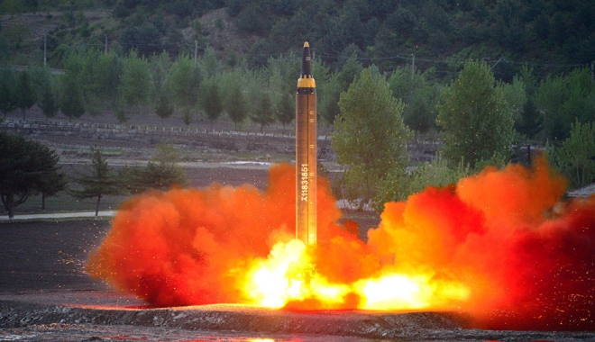 O rachetă balistică s-ar fi prăbușit într-o zonă populată din Coreea de Nord - hwasong12a-1515072278.jpg