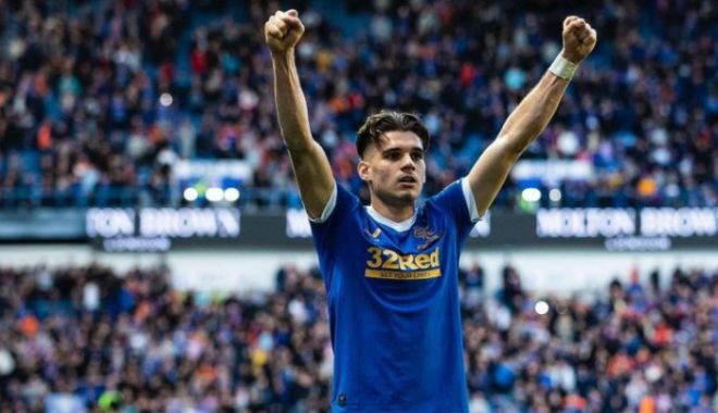 Ianis Hagi urmăreşte cu atenţie meciurile celor de la Rangers. Fiul „Regelui”, în continuare accidentat - ianishagi-1650377003.jpg