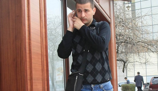 Ianis Zicu crește copilul altui bărbat - ianiszicu-1354486341.jpg