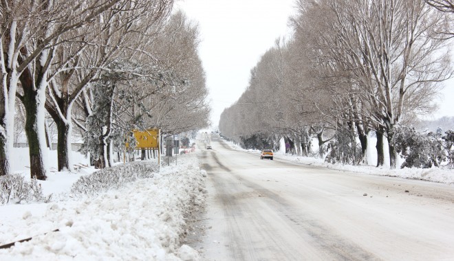 Treisprezece drumuri naționale, închise din cauza zăpezii - iarna-1355733578.jpg