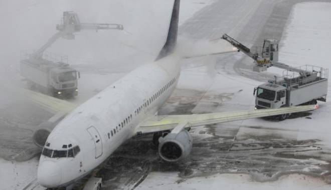Un dosar penal a fost deschis după aterizarea ratată a avionului Blue Air, la Cluj-Napoca - iarna-1452178195.jpg