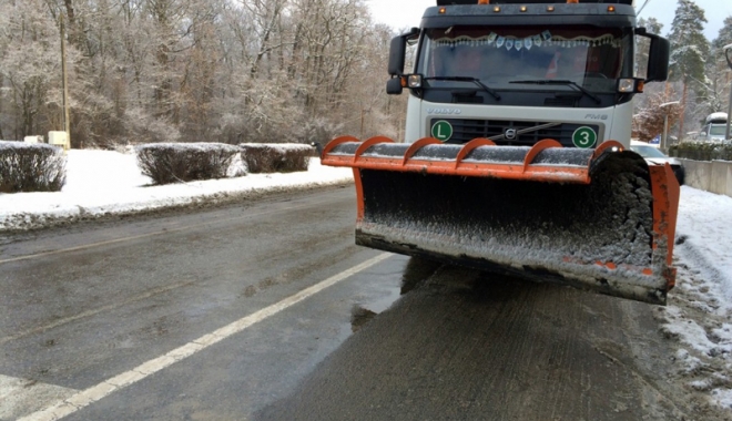Iarna și-a reintrat în drepturi.  Cum au acționat autoritățile în județ - iarna-1486660915.jpg