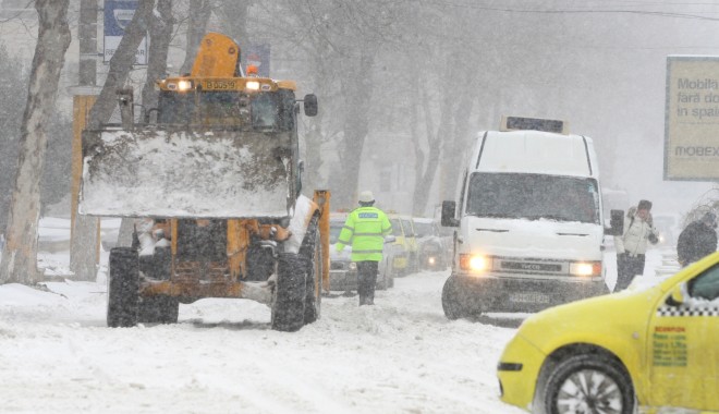 Conducea băut un autoturism în Poarta Albă - iarna33-1328774726.jpg
