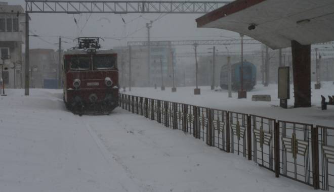 CFR Călători a anulat încă șase trenuri, din cauza ninsorii și viscolului - iarnaconstantagaracalatoritrenur-1419866168.jpg