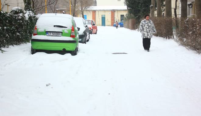 SE ÎNRĂUTĂȚEȘTE VREMEA LA CONSTANȚA. JUDEȚUL NOSTRU, SUB COD GALBEN DE NINSORI VISCOLITE ȘI VÂNT PUTERNIC - iarnazapadager4-1452152222.jpg