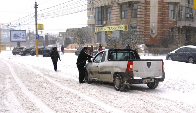 Cum va fi vremea duminică, la Constanța - iarnazapadaoamenimasini3832-1359283004.jpg