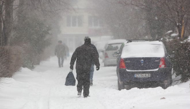 COD PORTOCALIU / Mașini înzăpezite, pe drumurile din județul Constanța - iarnazapadatraficvremerece11-1390992018.jpg