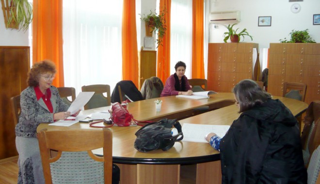 Iată câte posturi scoate la concurs ISJ Constanța - iatacateposturi-1399559566.jpg