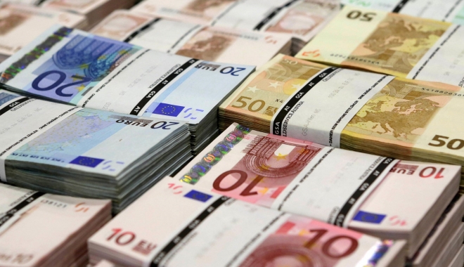Iată cu cât au crescut rezervele valutare ale României - iatacucataucrescut-1470061361.jpg