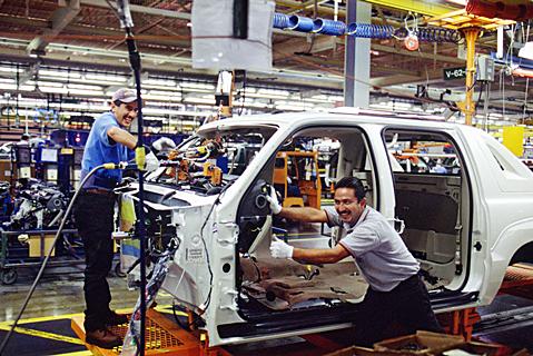 Iată cu cât au crescut comenzile noi din industria prelucrătoare - iatacucataucrescutcomenzileindus-1489492611.jpg