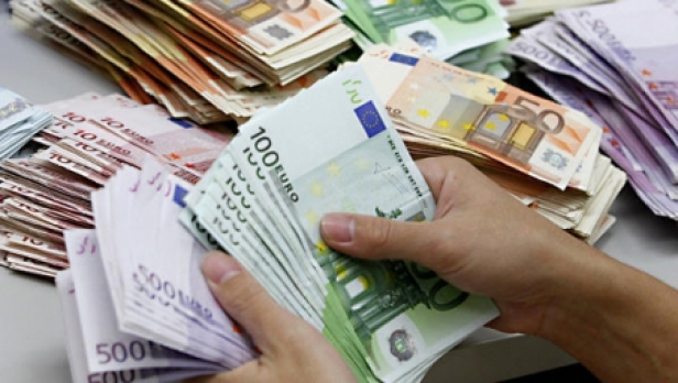 Iată cu cât au crescut creditele în România - iatacucataucrescutcrediteleinrom-1606291126.jpg