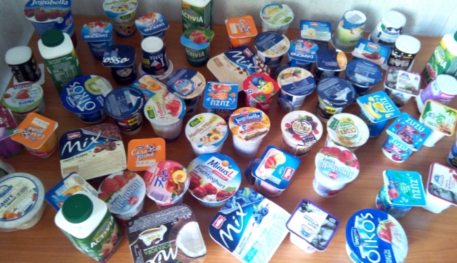 IAURT DE FRUCTE cu...11 linguri de zahăr, aditivi, E-uri și nici urmă de fructe. Mizeria care se ascunde în iaurturile din supermarketuri - iaurturi-1459944451.jpg
