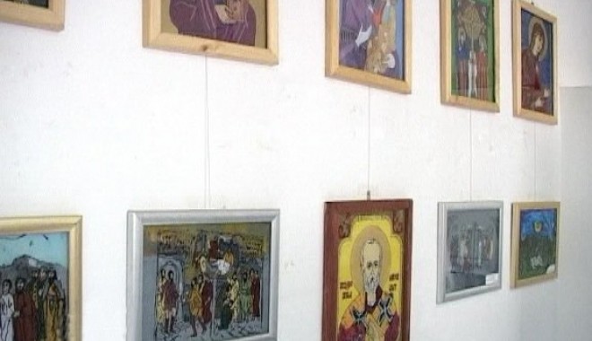 Vernisajul primei expoziții de icoane - icoane-1317243810.jpg