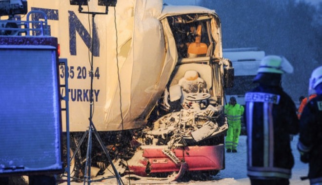 Șoferul român, implicat în accidentul din Germania, a decedat - idowa272599500-1359996387.jpg