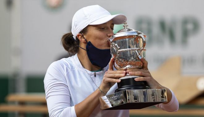 Iga Swiatek, noua regină de la Paris. Poloneza a câştigat turneul de la Roland Garros - igaswiatek-1602418342.jpg