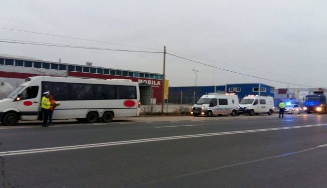 Șofer de microbuz, rupt de beat la volan. Polițiștii l-au însoțit la spital - igpr-1479808547.jpg