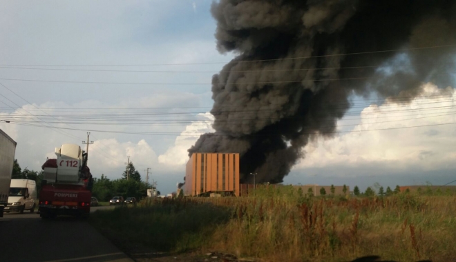 Incendiul de la Balotești, încă nestins la aproape 40 de ore - iincendiu-1498724732.jpg