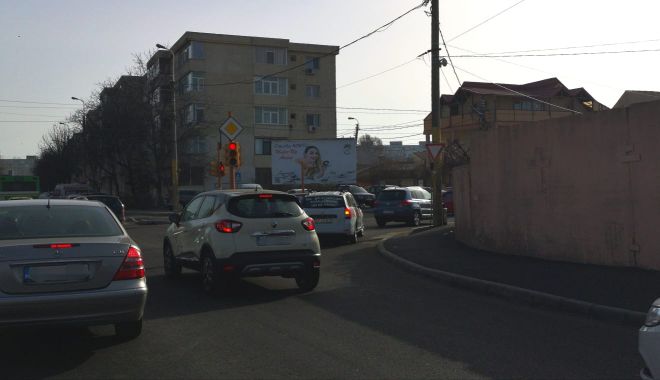 Atenție, șoferi! Se schimbă traficul la semaforul de la intersecția străzilor Poporului cu I.L. Caragiale - ilcaragiale1-1552036108.jpg