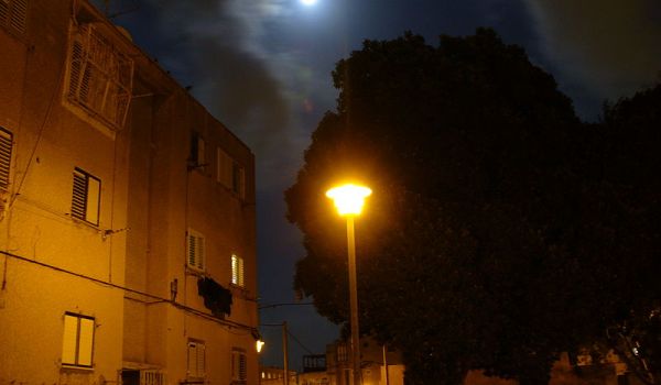 Primăria Constanța. Se intervine la stâlpii de iluminat public de pe bulevardul Mamaia - iluminatstradal1329855797-1474974030.jpg