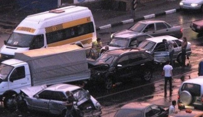 FOTO / Reclama care a produs peste 500 de accidente rutiere într-o zi - imag-1491910822.jpg