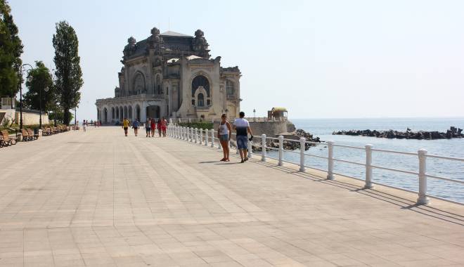 Panică la Cazino! Balustrada s-a rupt și o femeie a căzut în gol - image-1435689375.jpg