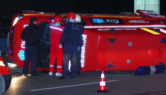 UPDATE. Ambulanță răsturnată la Valea Dacilor - image20091029637561556ambulantar-1612823313.jpg