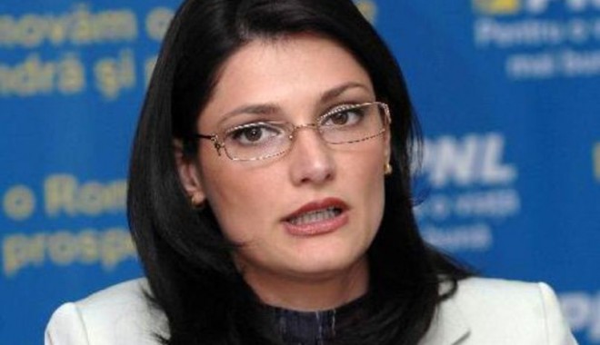 Ministrul Transporturilor, Ramona Mănescu, prezidează o 