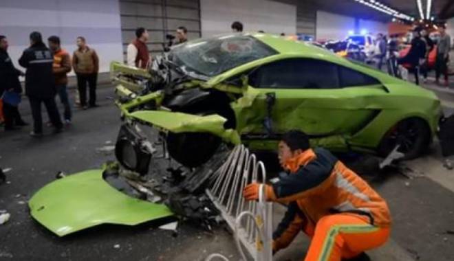 Un Lamborghini și un Ferrari, accident crunt la premiera Fast and Furious - image201504131991406841lamborghi-1429010837.jpg