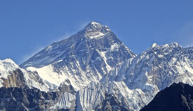 Un alpinist moldovean a murit în timpul unei expediții pe Everest - image20170125215567510everest-1684341088.jpg