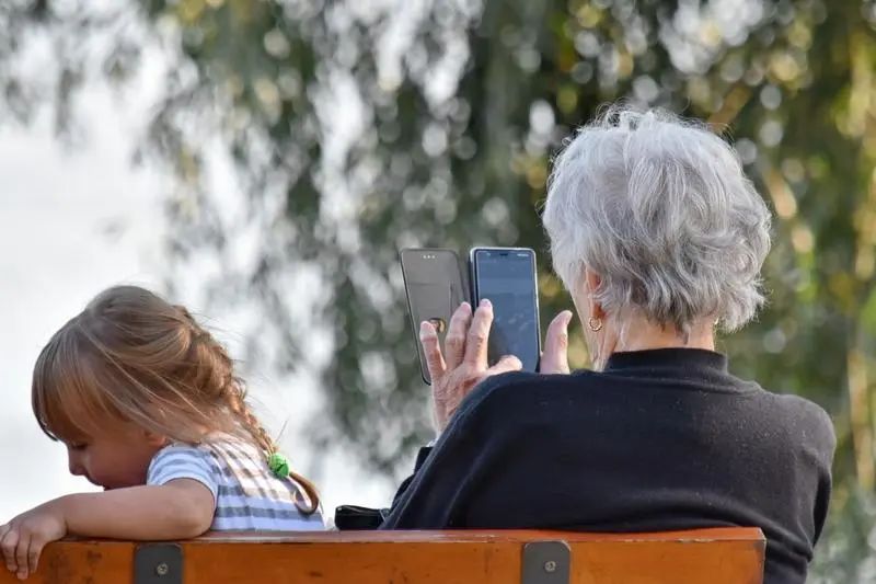 „Bună, mama, telefonul meu e stricat”, noua escrocherie care circulă online - image202005212401059641bunicatel-1739638605.jpg