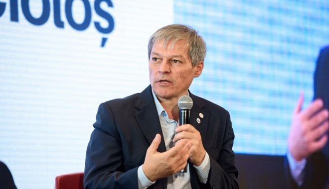 Dacian Cioloş a anunţat că USR nu merge la consultările de la Cotroceni - image202006112405389841daciancio-1637574386.jpg