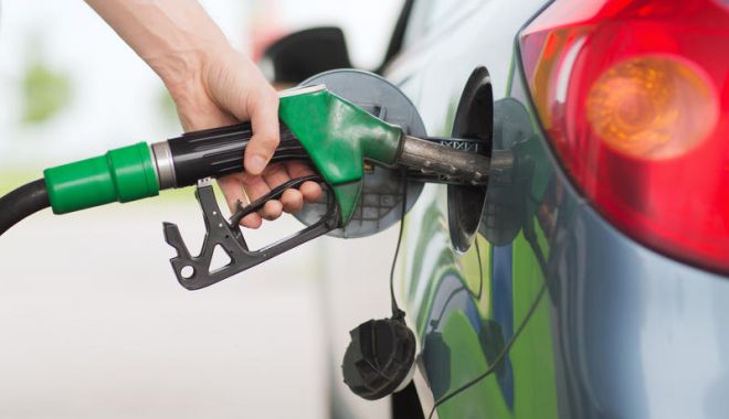 Ce spune purtătorul de cuvânt al Guvernului despre compensarea la pompă cu 50 de bani a preţurilor la carburanţi