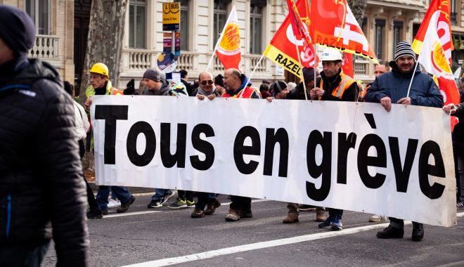 Greve în Franţa! Turnul Eiffel şi Palatul Versailles, din nou închise - image20230119260301150grevafrant-1679643562.jpg